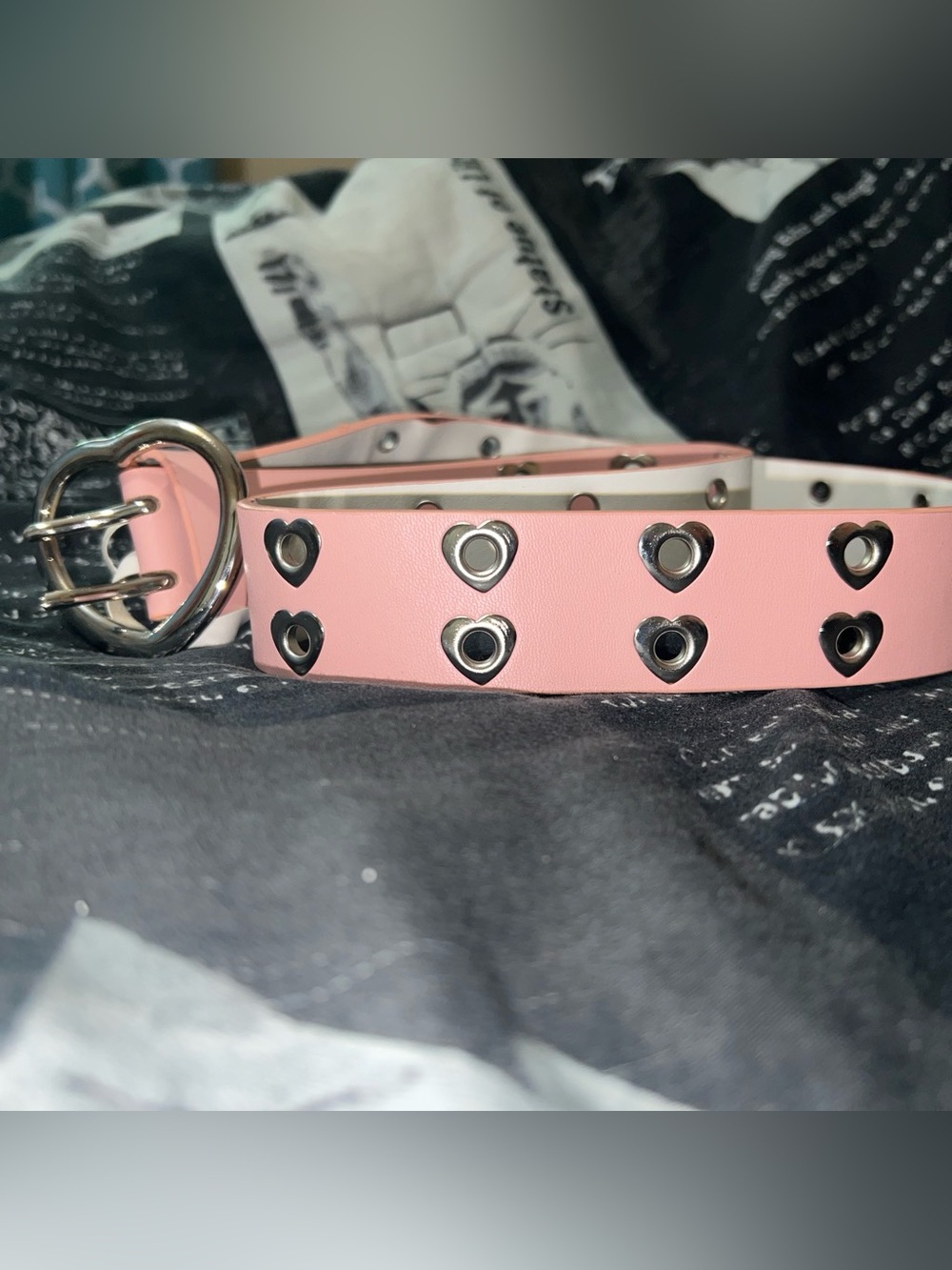 Hot topic Pink heart belt